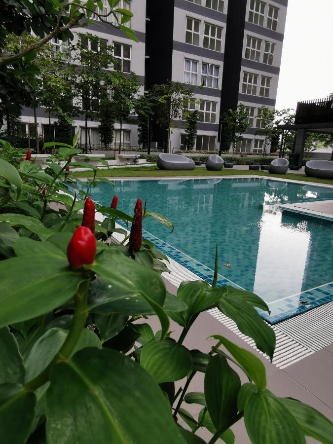 Апартаменти Kajang Industrial House With Olympic Size Swimming Pool Екстер'єр фото