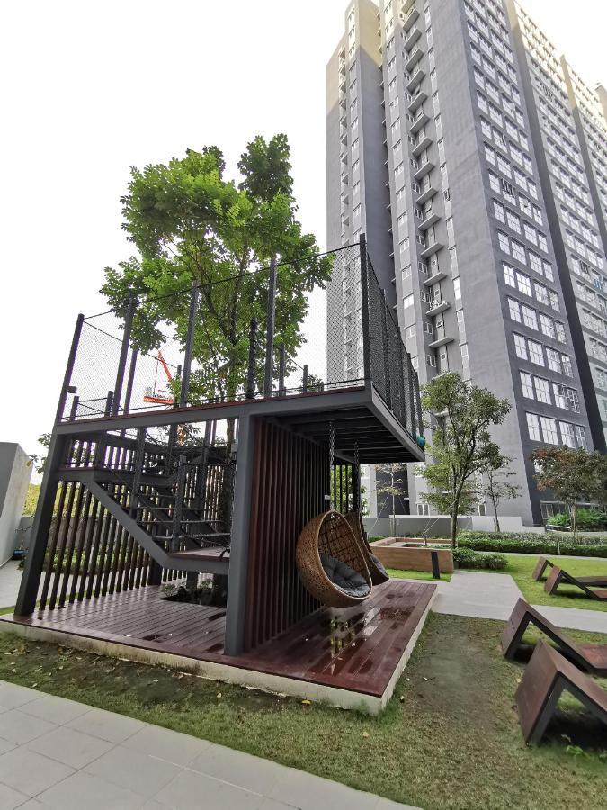 Апартаменти Kajang Industrial House With Olympic Size Swimming Pool Екстер'єр фото